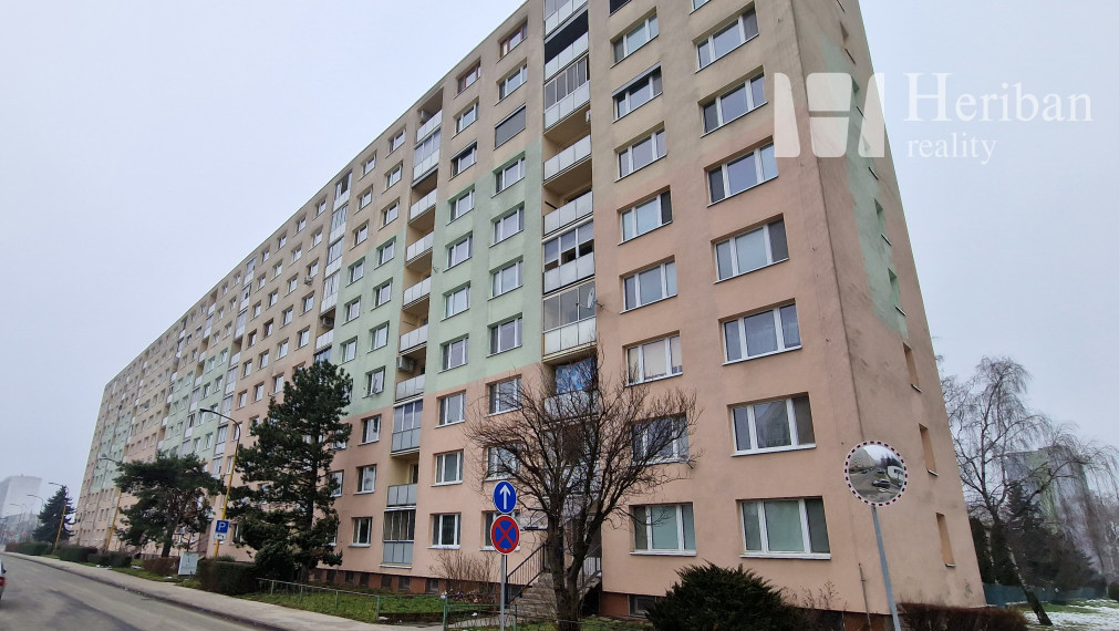 4-izb byt s logiou, rekonštr., 79m2, Ladožská ul, KE-Jazero