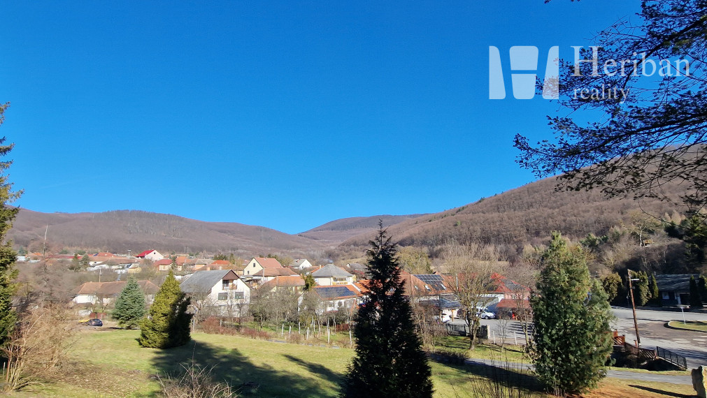 rodinný dom s 6,2ár.pozemkom, obec Hollóháza, Maďarsko