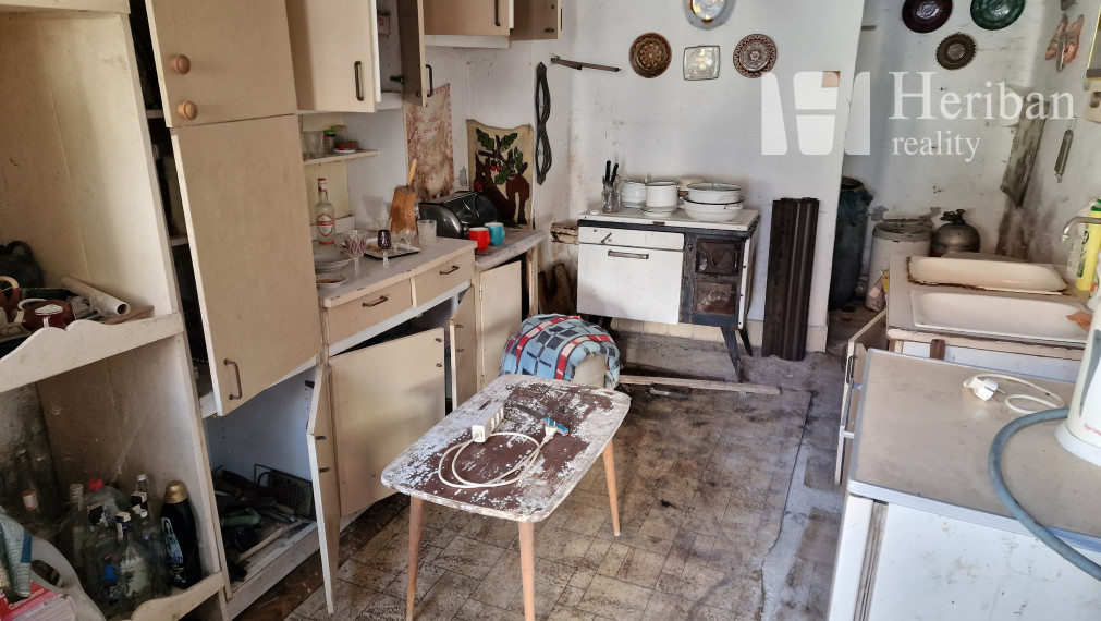 rodinný dom s 6,2ár.pozemkom, obec Hollóháza, Maďarsko