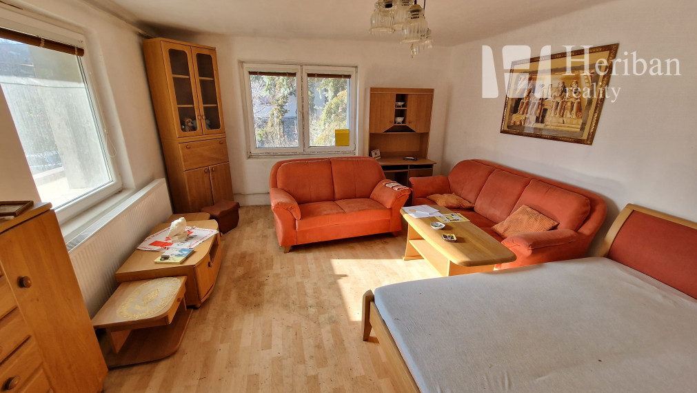 rodinný dom s 6,2ár.pozemkom, obec Hollóháza, Maďarsko