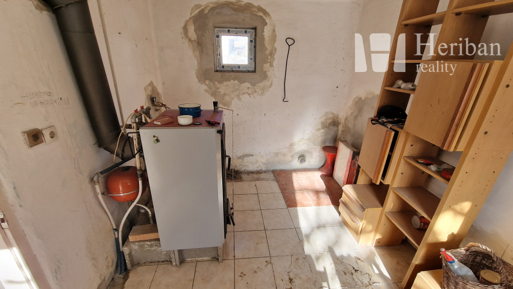 rodinný dom s 6,2ár.pozemkom, obec Hollóháza, Maďarsko