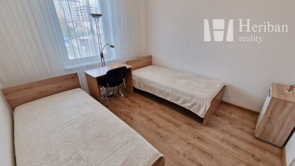 3 izb.byt s logiou, 67m2,zariadený, Karpatská ul,Staré Mesto