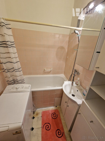 3 izb.byt s logiou, 67m2,zariadený, Karpatská ul,Staré Mesto