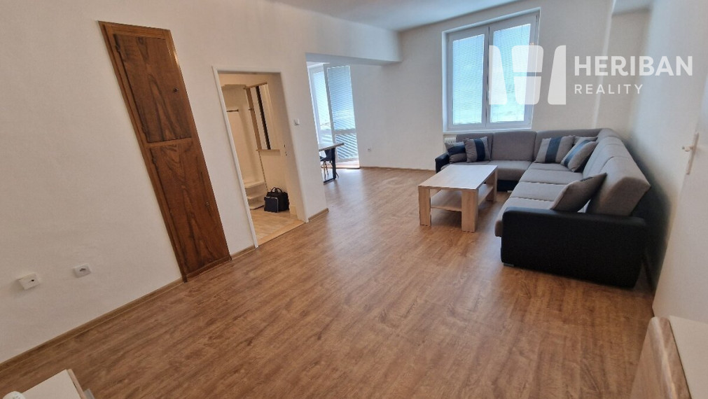 2(3) izb.tehl.byt, 2balkóny, 78m2,Komenského ul, Staré Mesto