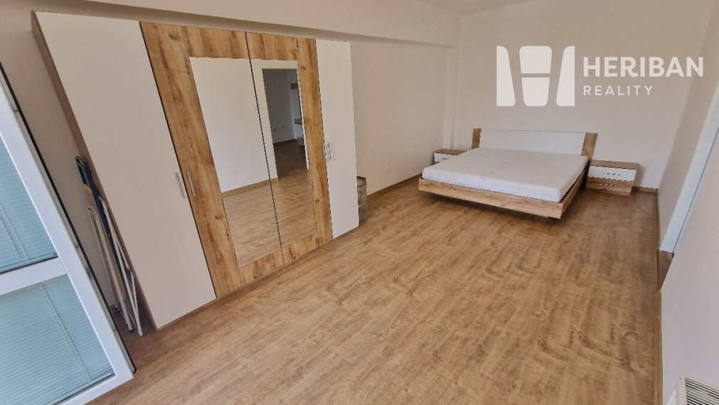 2(3) izb.tehl.byt, 2balkóny, 78m2,Komenského ul, Staré Mesto