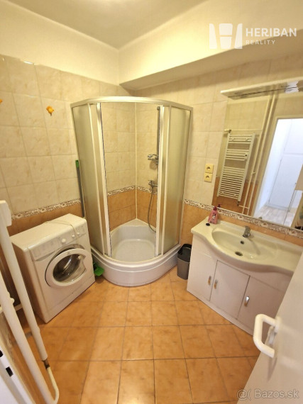 2(3) izb.tehl.byt, 2balkóny, 78m2,Komenského ul, Staré Mesto