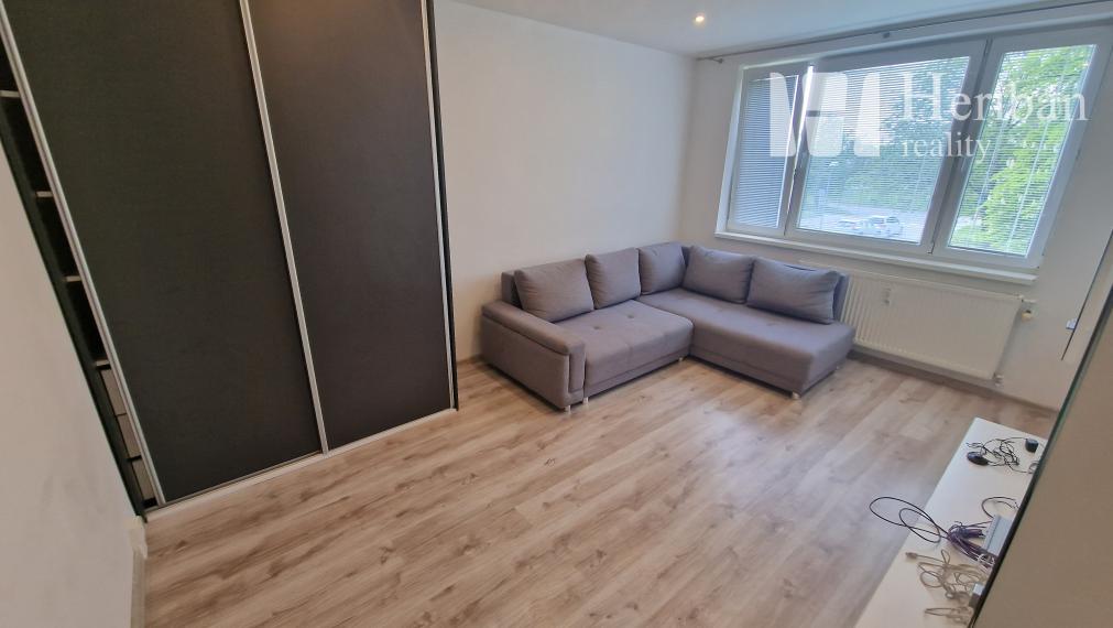 2 izb.byt, 50m2, zariadený, Čiernomorská ul, KE-Nad Jazerom