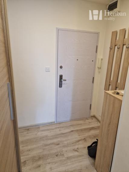 2 izb.byt, 50m2, zariadený, Čiernomorská ul, KE-Nad Jazerom