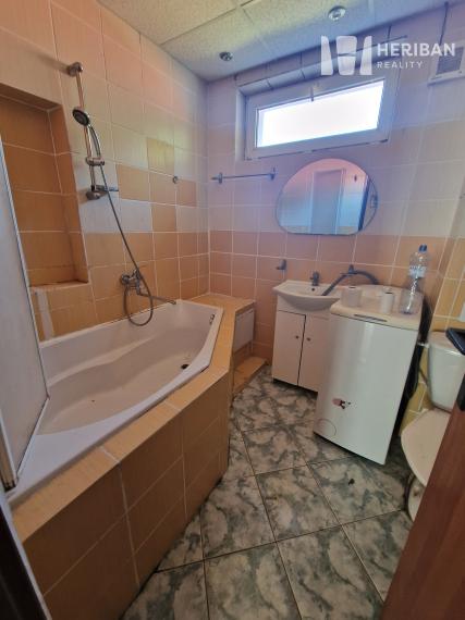 Na predaj priestranný 6-izbový dom blízko Košíc,Nižný Klátov, Košice-okolie