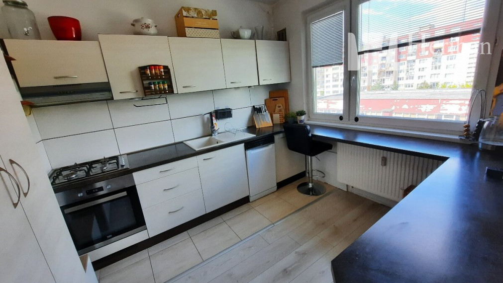 3-izb.byt s logiou, 72m2, 7.p/8, rekonštr., Bruselská ul, KE-Ťahanovce