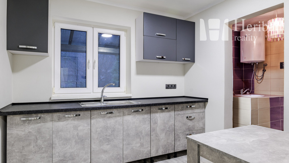 PREDAJ ZNÍŽENÁ CENA - Murovaná chata, 2,4 ár.  Myslava Maša