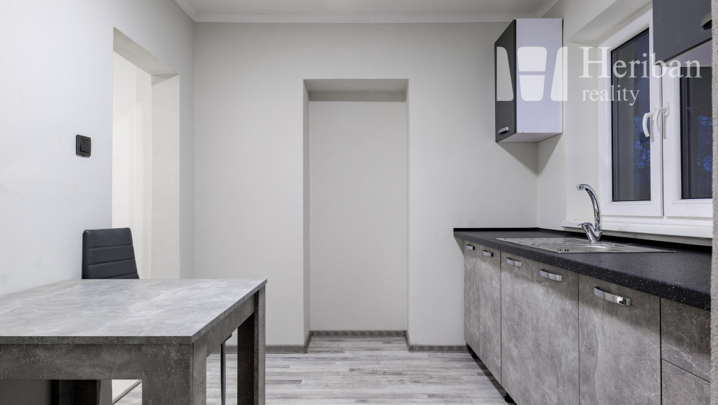 PREDAJ ZNÍŽENÁ CENA - Murovaná chata, 2,4 ár.  Myslava Maša