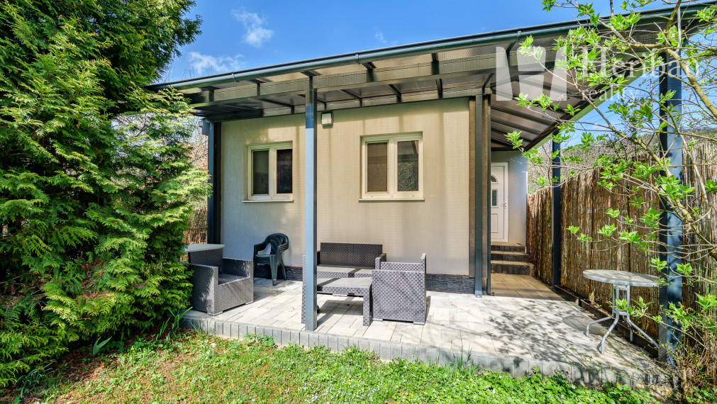 PREDAJ ZNÍŽENÁ CENA - Murovaná chata, 2,4 ár.  Myslava Maša