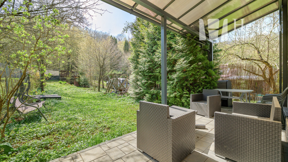 PREDAJ ZNÍŽENÁ CENA - Murovaná chata, 2,4 ár.  Myslava Maša