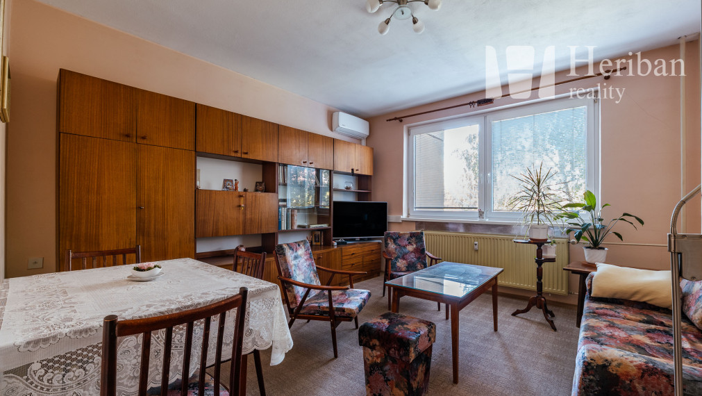 2-izb.byt s logiou, 49m2, 3.p., Titogradská ul, KE-časť KVP