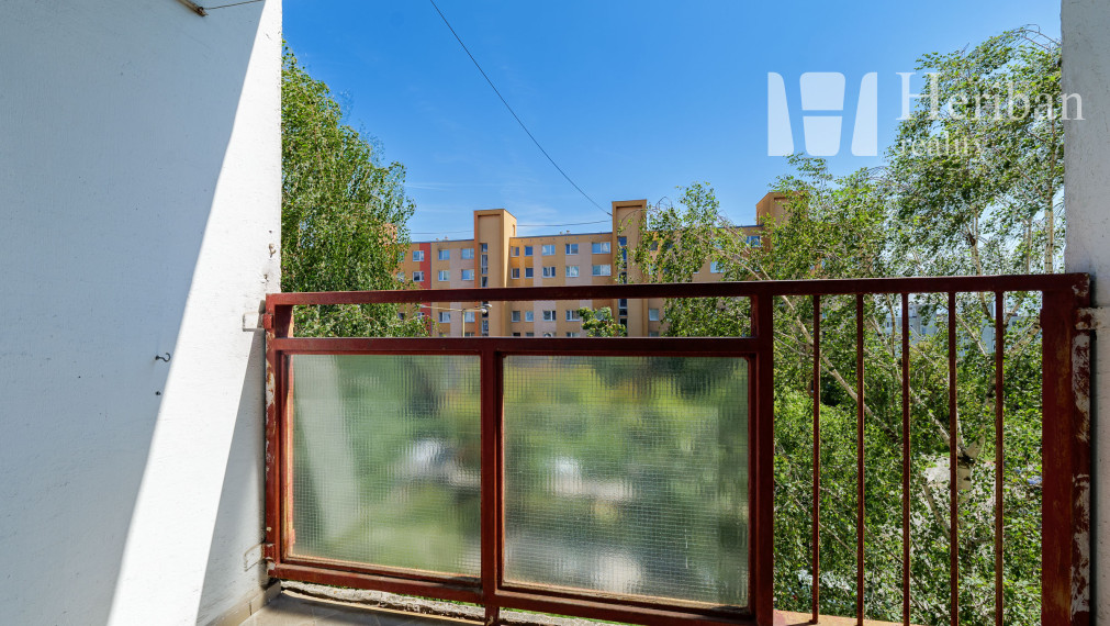 2-izb.byt s logiou, 49m2, 3.p., Titogradská ul, KE-časť KVP