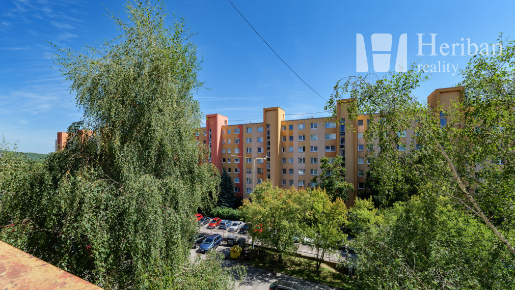 2-izb.byt s logiou, 49m2, 3.p., Titogradská ul, KE-časť KVP