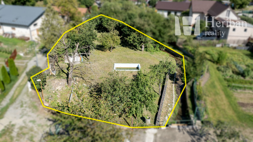 pozemok na výstavbu RD / chaty, 932m2,obec Sokol-časť Uhrinč