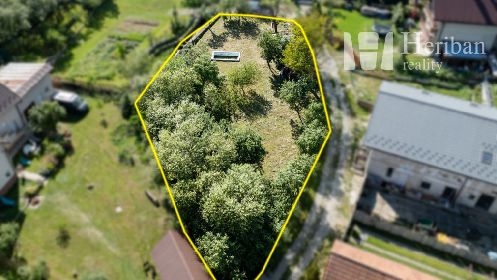 pozemok na výstavbu RD / chaty, 932m2,obec Sokol-časť Uhrinč