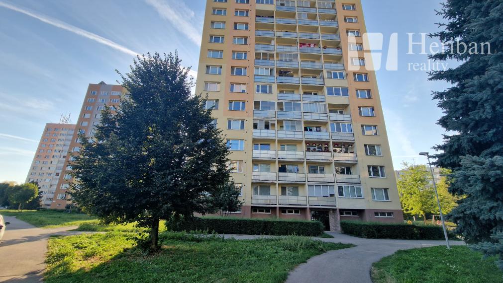 1,5-izb.byt s 2 logiami, komplet.rek., Meteorova ul, Jazero