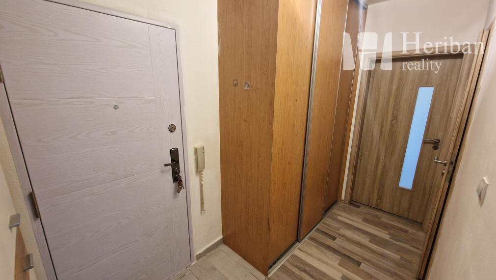 1,5-izb.byt s 2 logiami, komplet.rek., Meteorova ul, Jazero