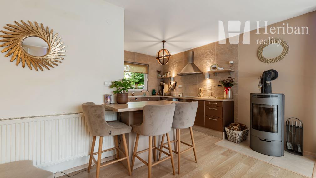 4-izb.rodinný dom s 8,2 ár.pozemkom, Slnečná stráň, Vajkovce