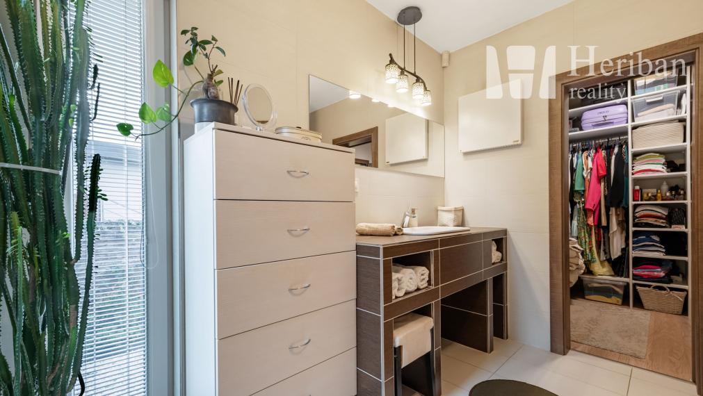 4-izb.rodinný dom s 8,2 ár.pozemkom, Slnečná stráň, Vajkovce