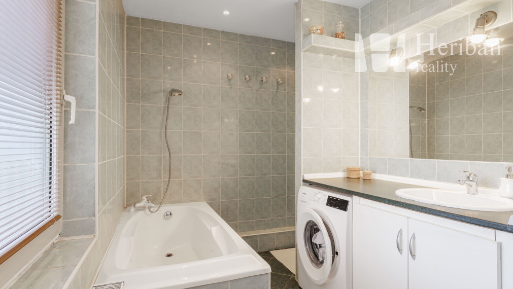 3izb.byt,79m2,s parkovacím miestom,Komenského ul,Staré Mesto