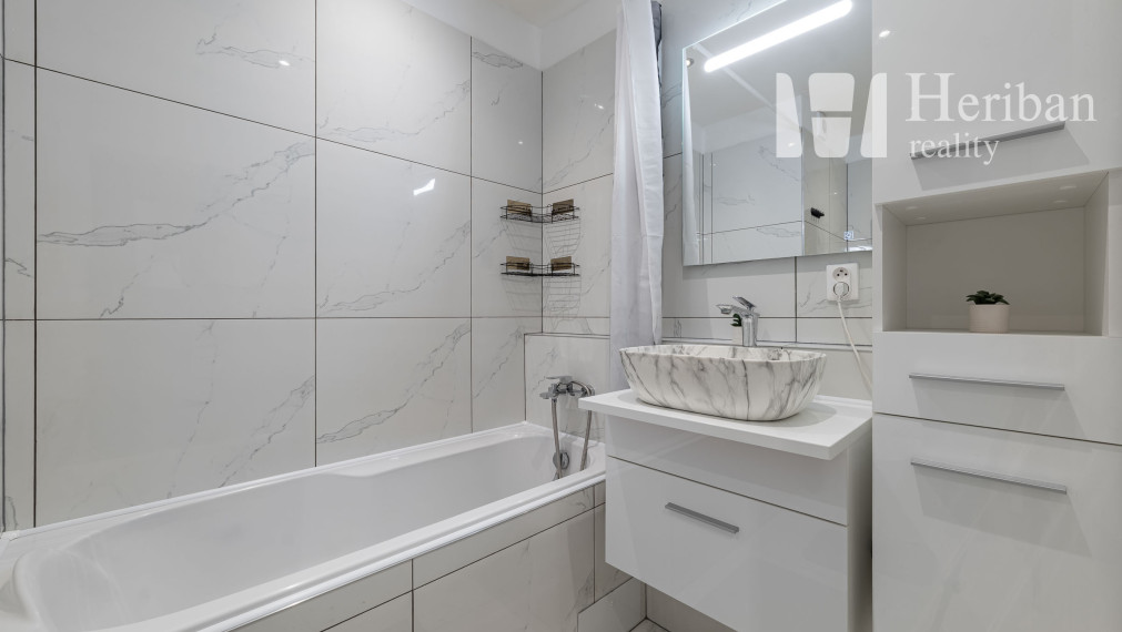 1,5-izb.byt s 7m balkónom, zariadený,Klimkovičova ul, KE-KVP