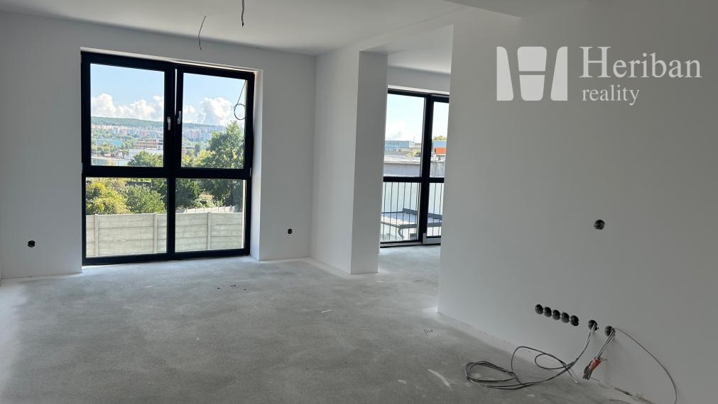 5 izb.RD+4 ár.pozemok, nová kvalitná rek.,Jazdecká ul, Sever