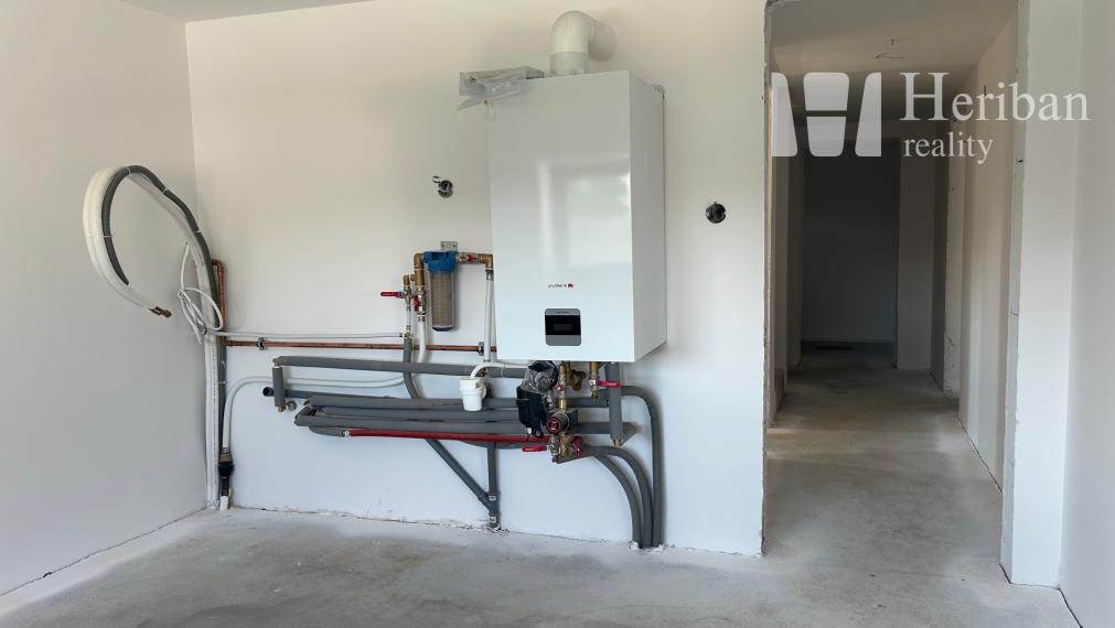 5 izb.RD+4 ár.pozemok, nová kvalitná rek.,Jazdecká ul, Sever