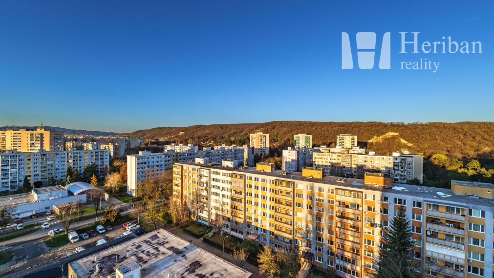 Ždiarska, 3izbový byt nová rekonštrukcia s výhľadom, 2loggie