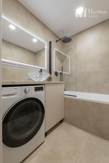 Ždiarska, 3izbový byt nová rekonštrukcia s výhľadom, 2loggie