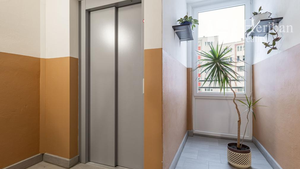 3-izb.byt s logiou, 5.p/8, Hemerkova ul, KE-časť KVP