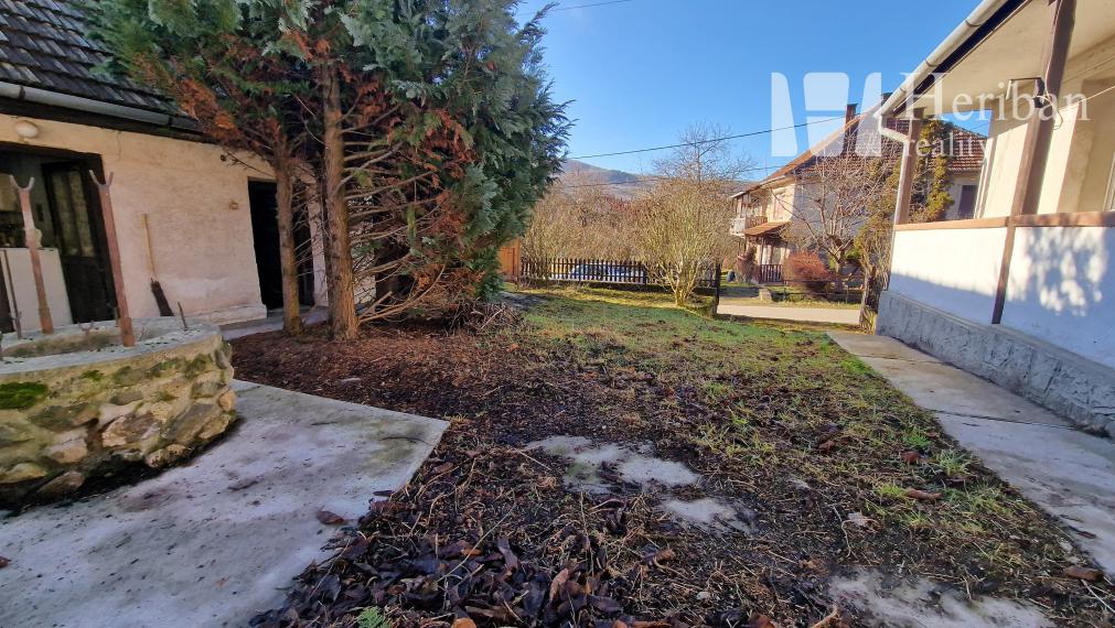 2 domy s 6,2ár.pozemkom, obec Hollóháza, Maďarsko