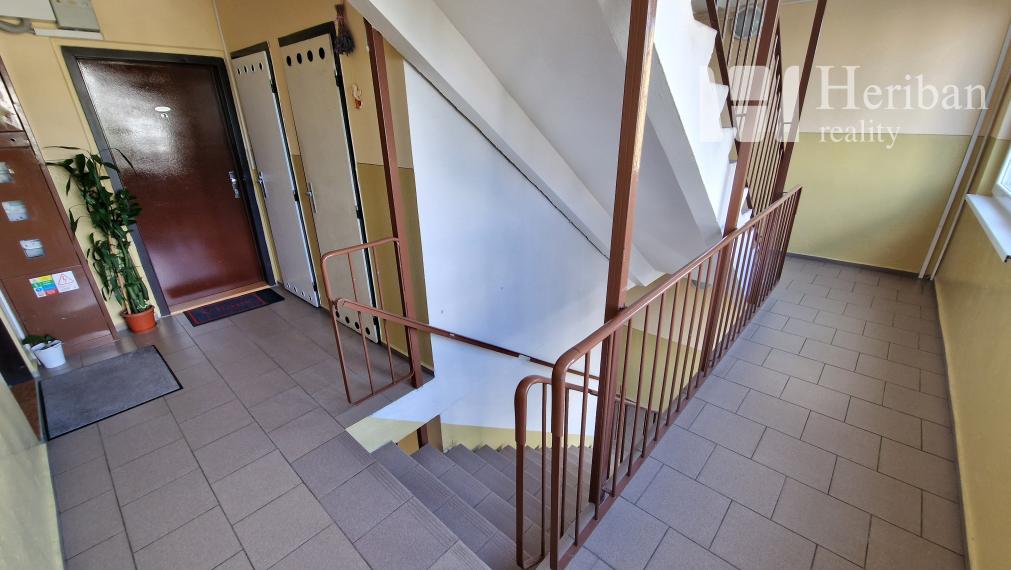 1,5-izb.byt s 6m logiou,41m2,pražský typ, Adlerova ul, Furča