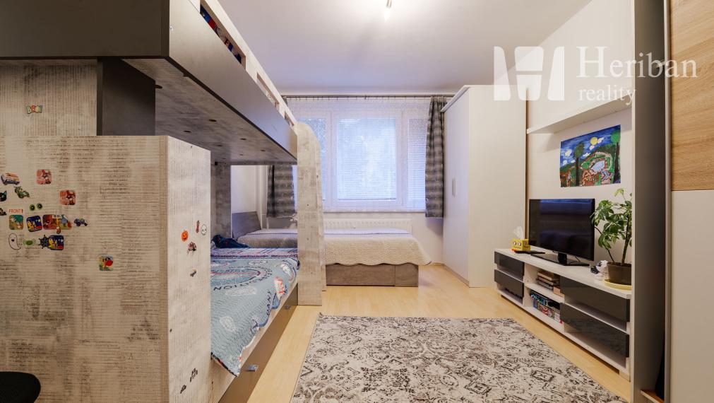 1 izb.byt s loggiou, 38m2, Mikovíniho ul, Západ-Terasa