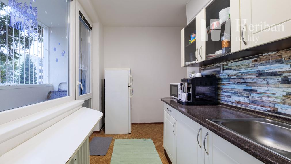 1 izb.byt s loggiou, 38m2, Mikovíniho ul, Západ-Terasa