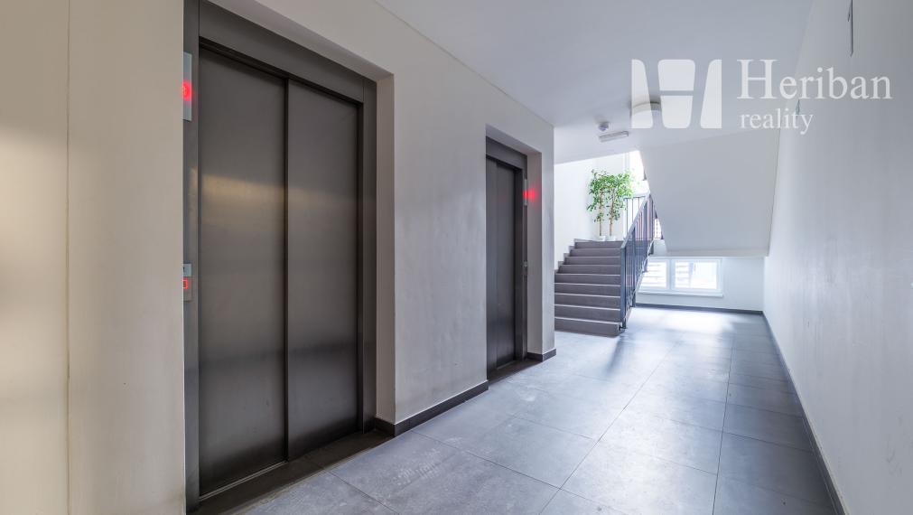 1 izb.byt s 15m2 terasou + park.miesto, Rezidencia pri radnici