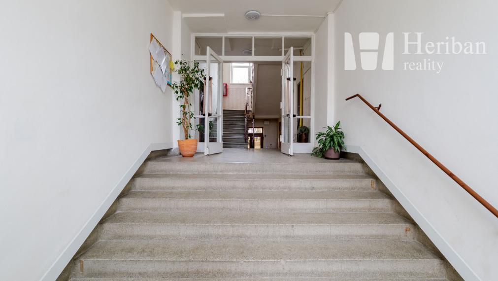 2izb.tehl.byt s balkónom, komplet.rek, Obrancov Mieru, Sever