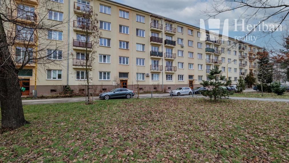 2izb.tehl.byt s balkónom, komplet.rek, Obrancov Mieru, Sever