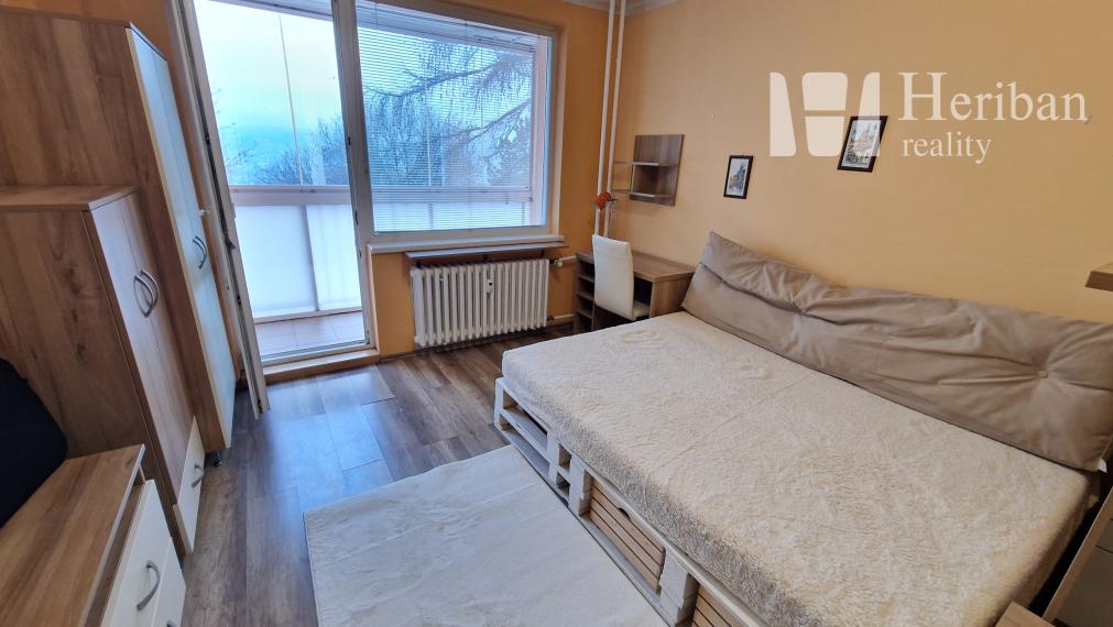 garsónka s logiou, komplet.rek, zariadená, Zupkova ul.