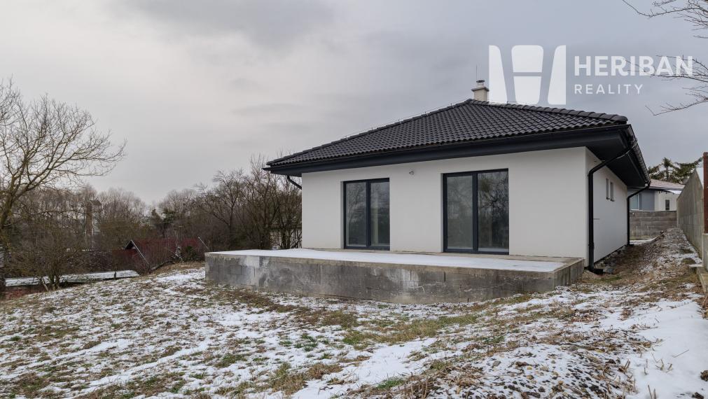 8,3 ár.pozemok so stav.povolením na RD, obec Vyšná Hutka