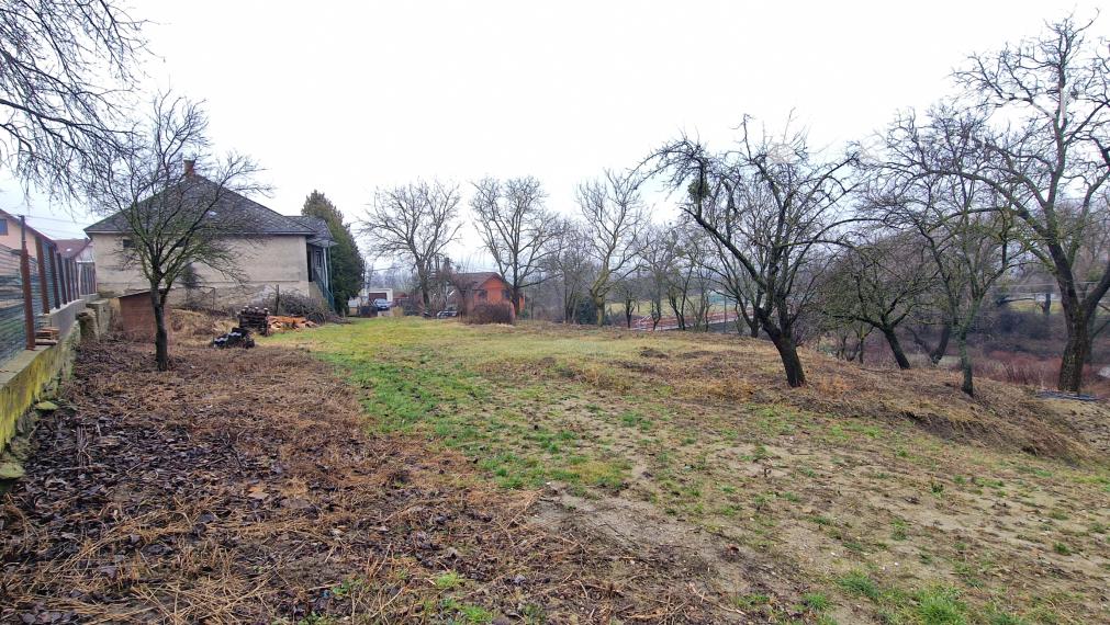 8,3 ár.pozemok so stav.povolením na RD, obec Vyšná Hutka