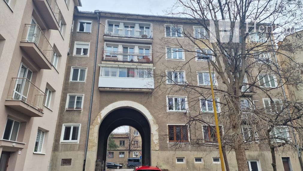 1izb.tehl.byt s balkónom, 41m2, Tolstého ul, KE-Sever