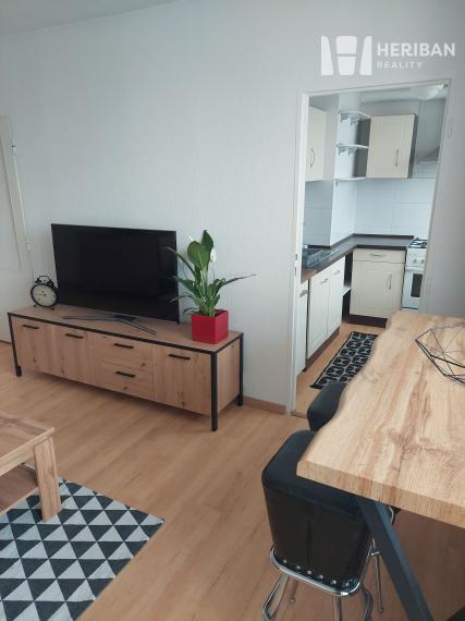 1,5 izb.byt,41m2,rekonštr.,zariadený, Kuzmanyho,Staré Mesto