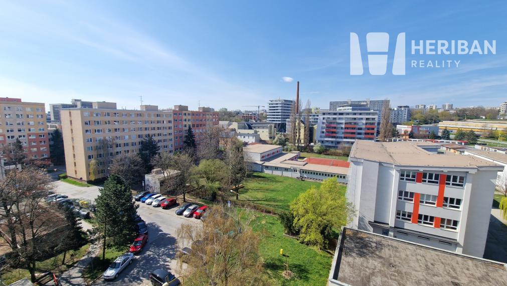 1,5 izb.byt,41m2,rekonštr.,zariadený, Kuzmanyho,Staré Mesto