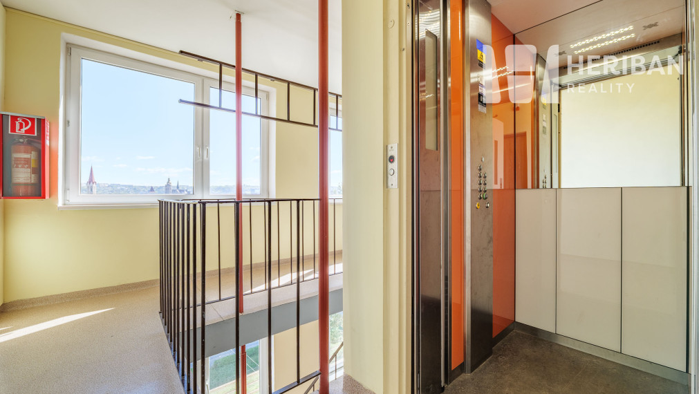 1,5 izb.byt,41m2,rekonštr.,zariadený, Kuzmanyho,Staré Mesto