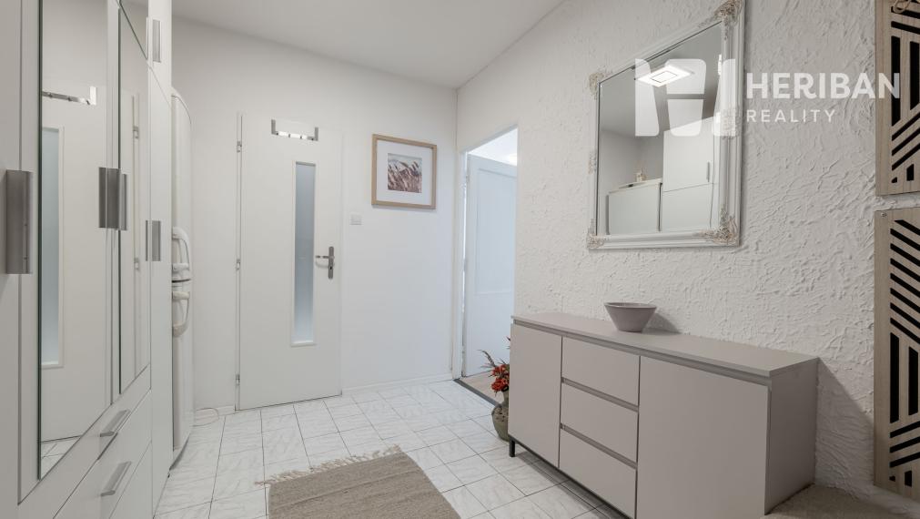 1,5 izb.byt,41m2,rekonštr.,zariadený, Kuzmanyho,Staré Mesto