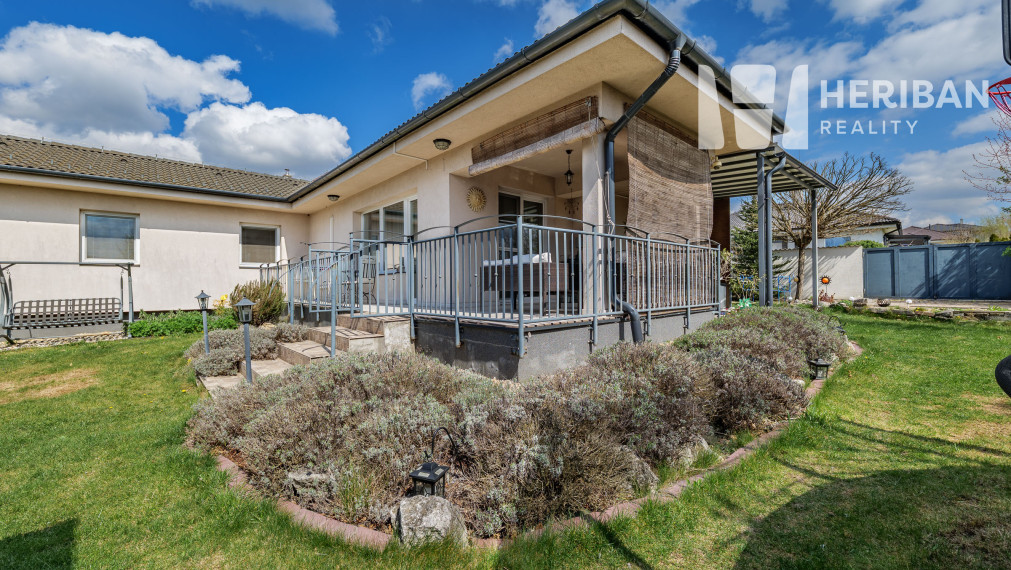 NA PREDAJ – 4 IZB. RODINNÝ DOM, VAJKOVCE (SLNEČNÁ STRÁŇ)